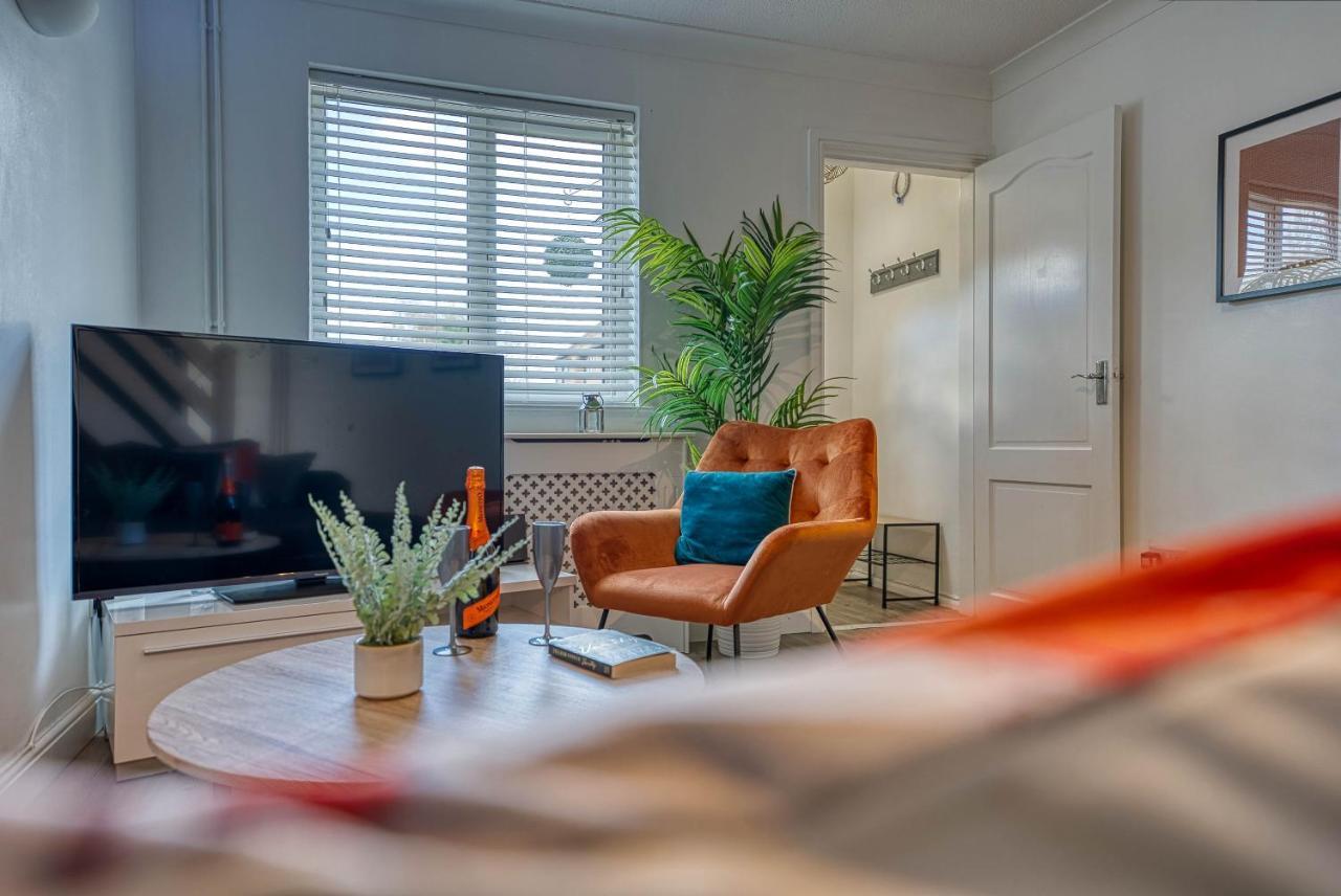 Capri 13 Sa - Contemporary 2 Bedroom House In Loughborough With Free Parking, Close To Loughborough University & M1 Motorway מראה חיצוני תמונה