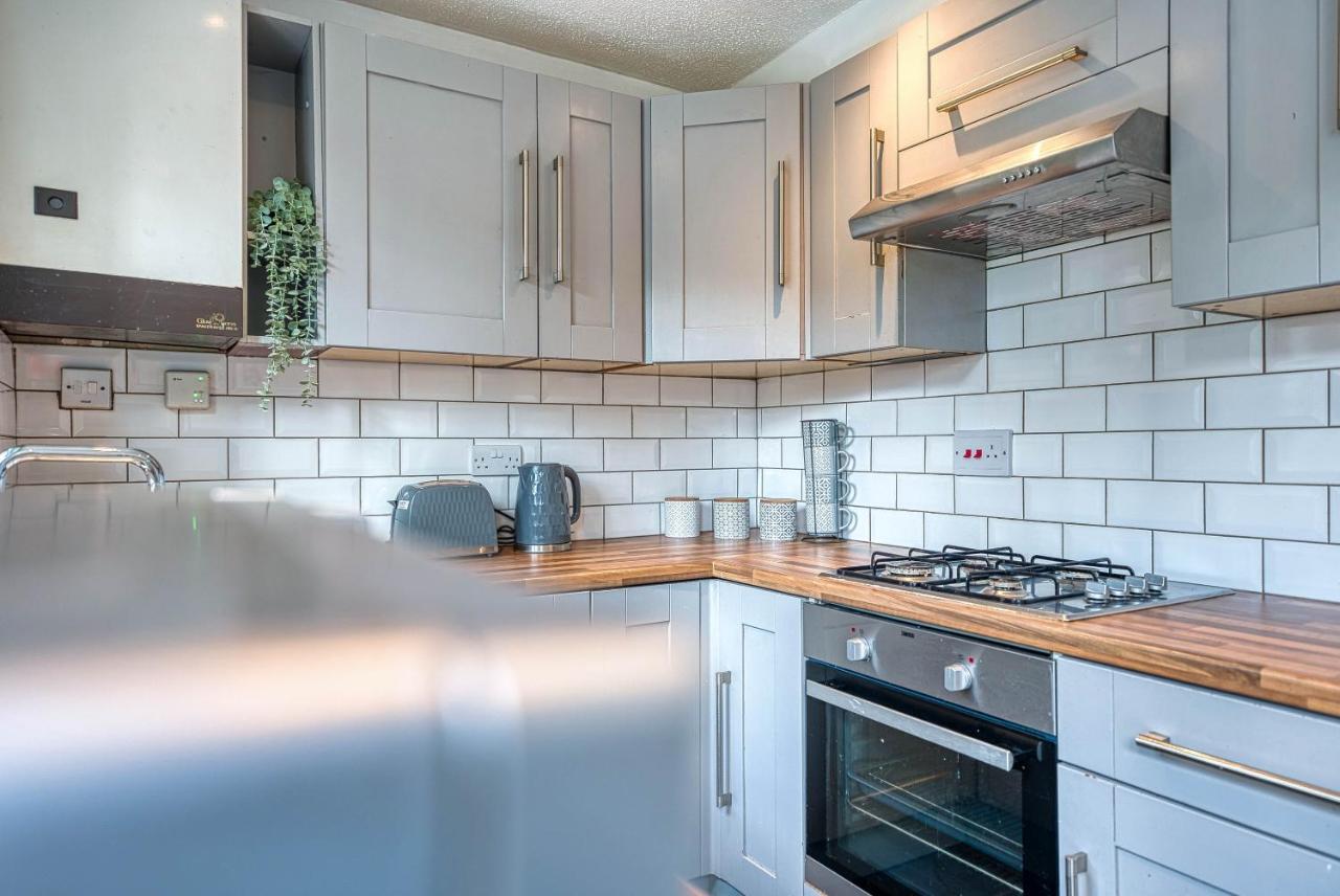 Capri 13 Sa - Contemporary 2 Bedroom House In Loughborough With Free Parking, Close To Loughborough University & M1 Motorway מראה חיצוני תמונה