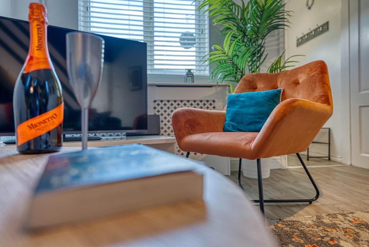 Capri 13 Sa - Contemporary 2 Bedroom House In Loughborough With Free Parking, Close To Loughborough University & M1 Motorway מראה חיצוני תמונה