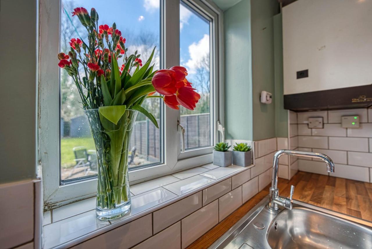 Capri 13 Sa - Contemporary 2 Bedroom House In Loughborough With Free Parking, Close To Loughborough University & M1 Motorway מראה חיצוני תמונה